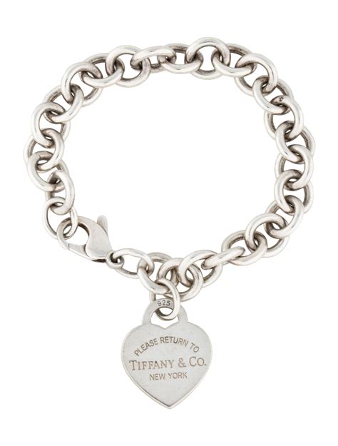 return to tiffany heart tag bracelet.